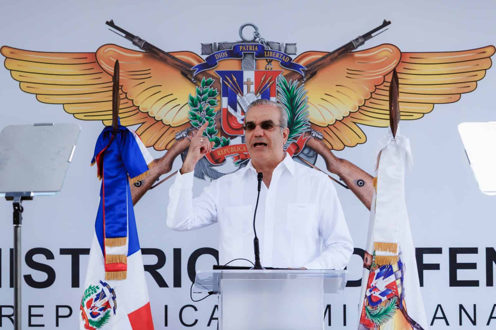 Luis Abinader, presidente de la República,  en la inauguración de la planta de ensamblaje de ambulancias este jueves 1 de mayo de 2025.