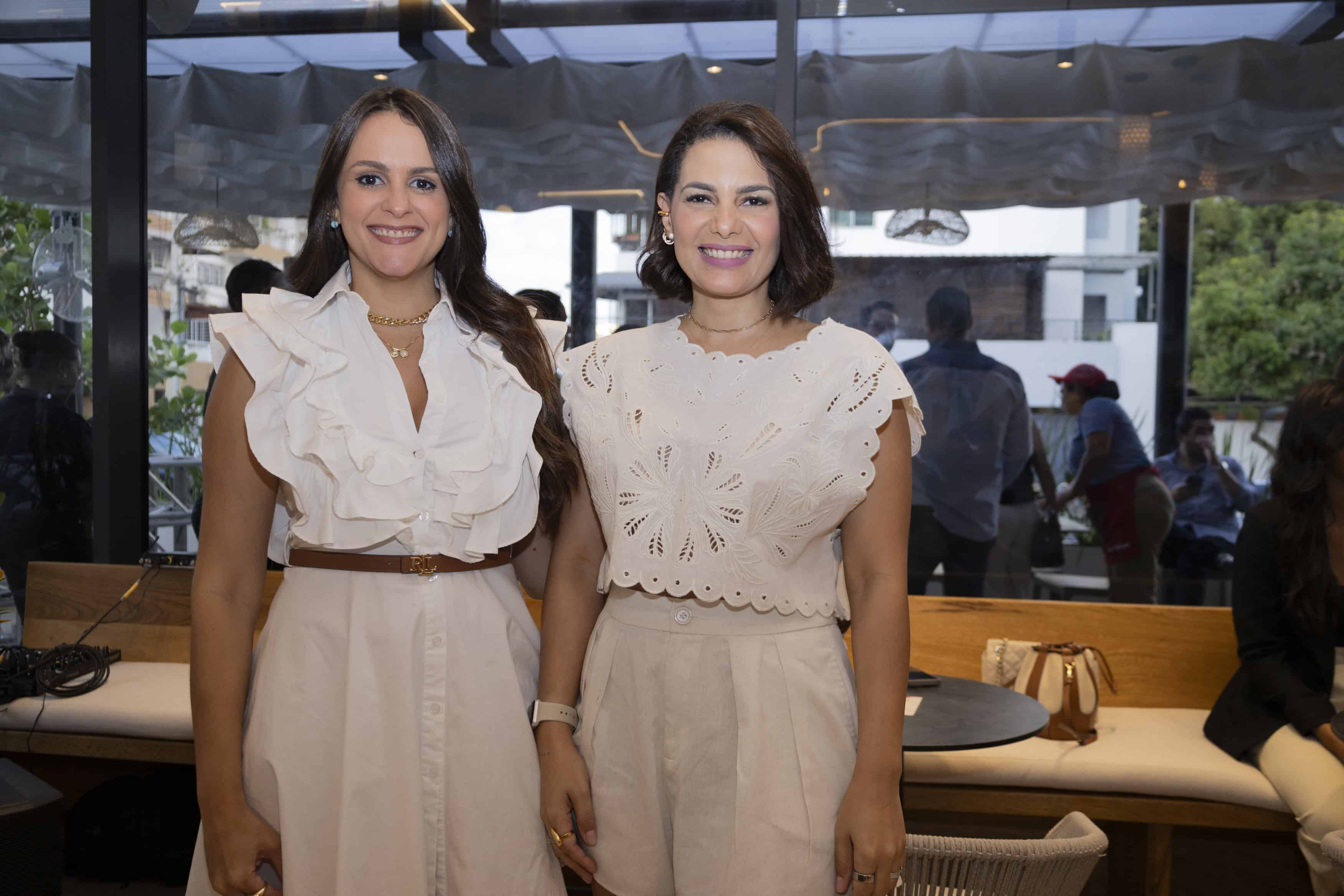 María González y Marlene Lluberes.