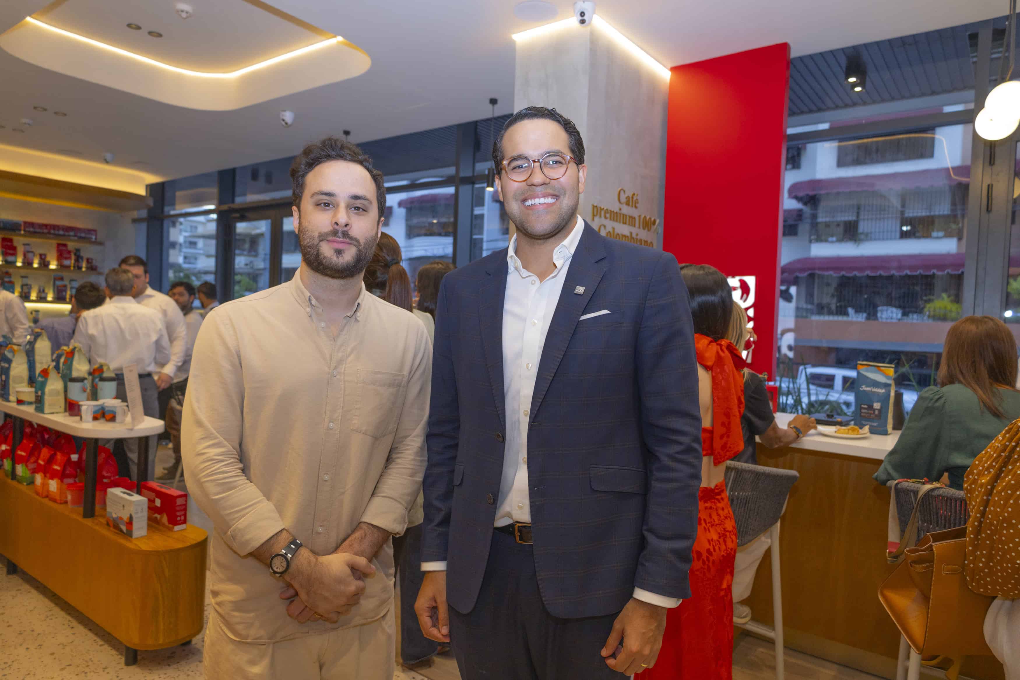 Héctor Adriel Ramírez y César Villanueva. 
