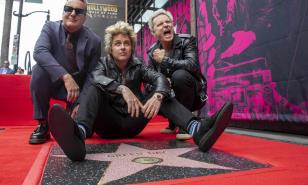 Green Day inmortaliza su legado con una estrella en el Paseo de la Fama de Hollywood