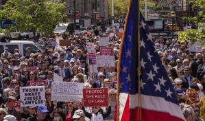 Manifestantes del 1 de Mayo en EE. UU. y otras partes del mundo protestan contra la agenda de Trump
