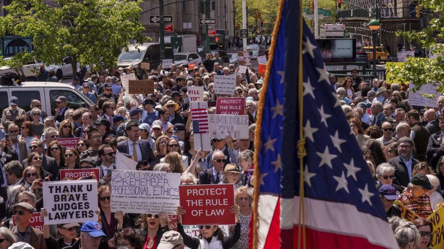 Manifestantes del 1 de Mayo en EE. UU. y otras partes del mundo protestan contra la agenda de Trump Manifestantes del 1 de Mayo en EE. UU. y otras partes del mundo protestan contra la agenda de Trump
