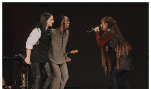 El grupo World Worship lanza colaboración con Génesis Colón en su canción "Mi destino está escrito"