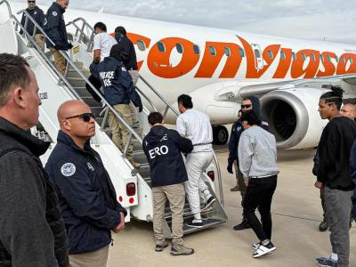 Migrante venezolano deportado demanda a gobierno Trump