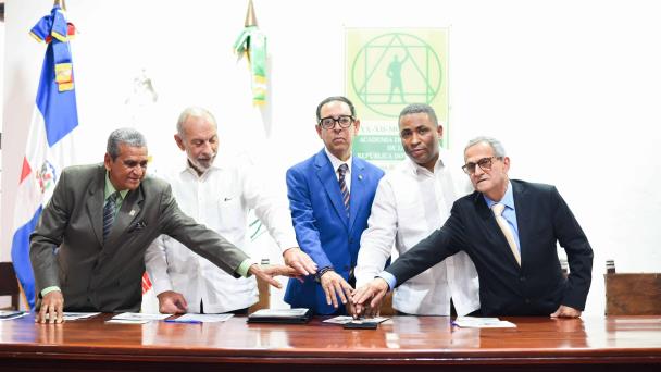 Ponen en circulación emisiones postales en homenaje a científicos dominicanos
