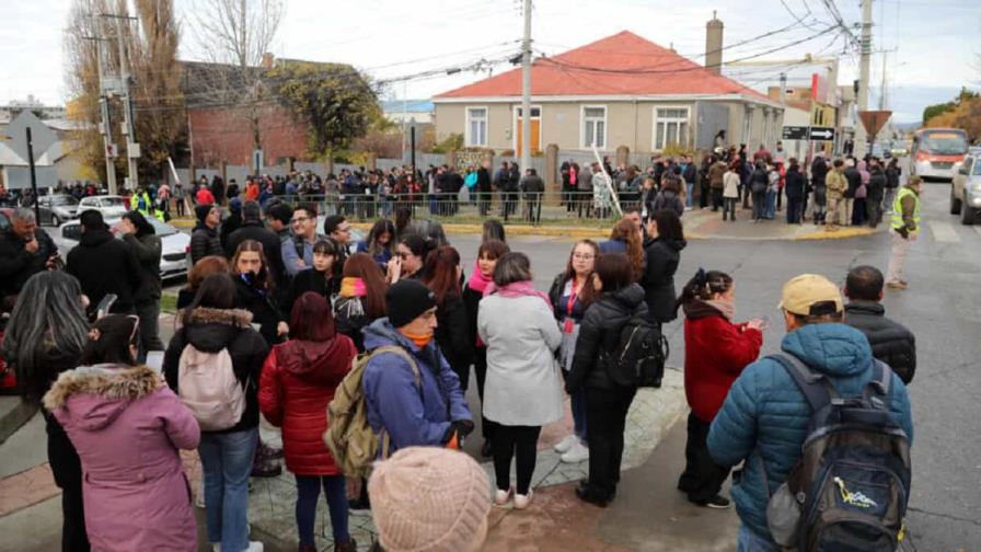 Fuerte sismo en el mar provoca susto en el extremo sur de Chile y Argentina Fuerte sismo en el mar provoca susto en el extremo sur de Chile y Argentina