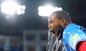 Guerrero conecta jonrón decisivo en la octava y Azulejos se imponen 4-2 a Medias Rojas