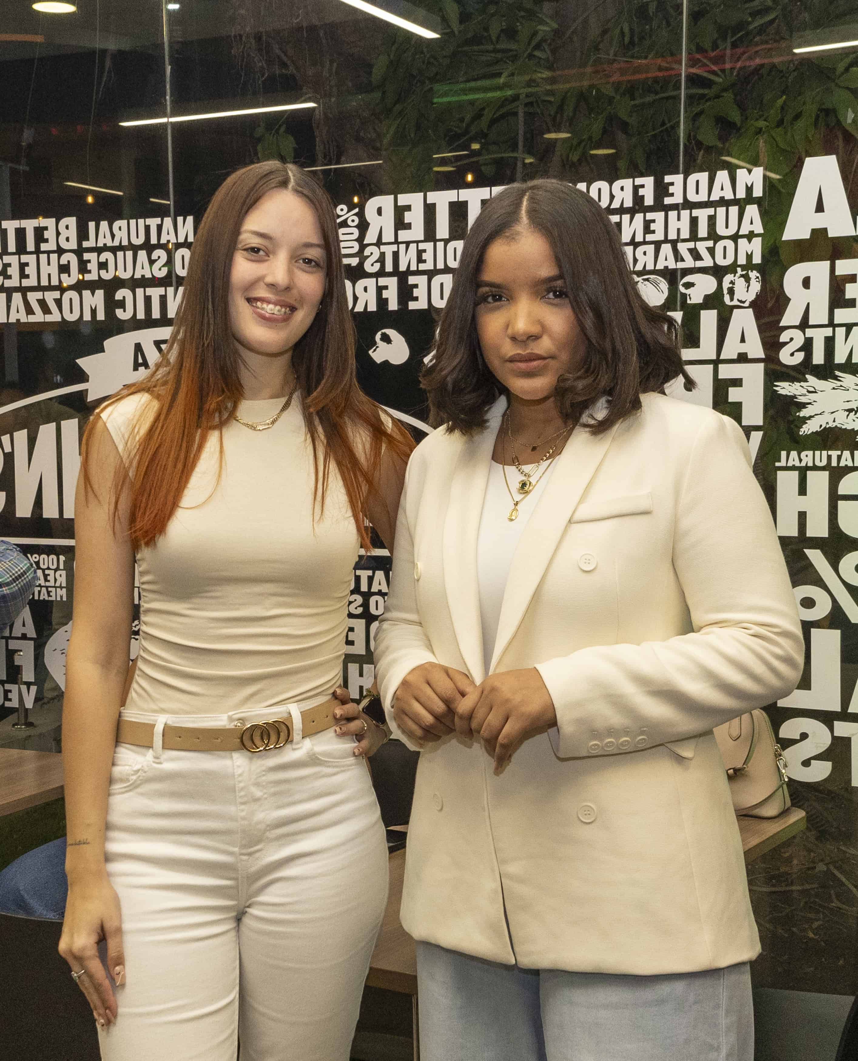 Karen García y Cristina Suárez.