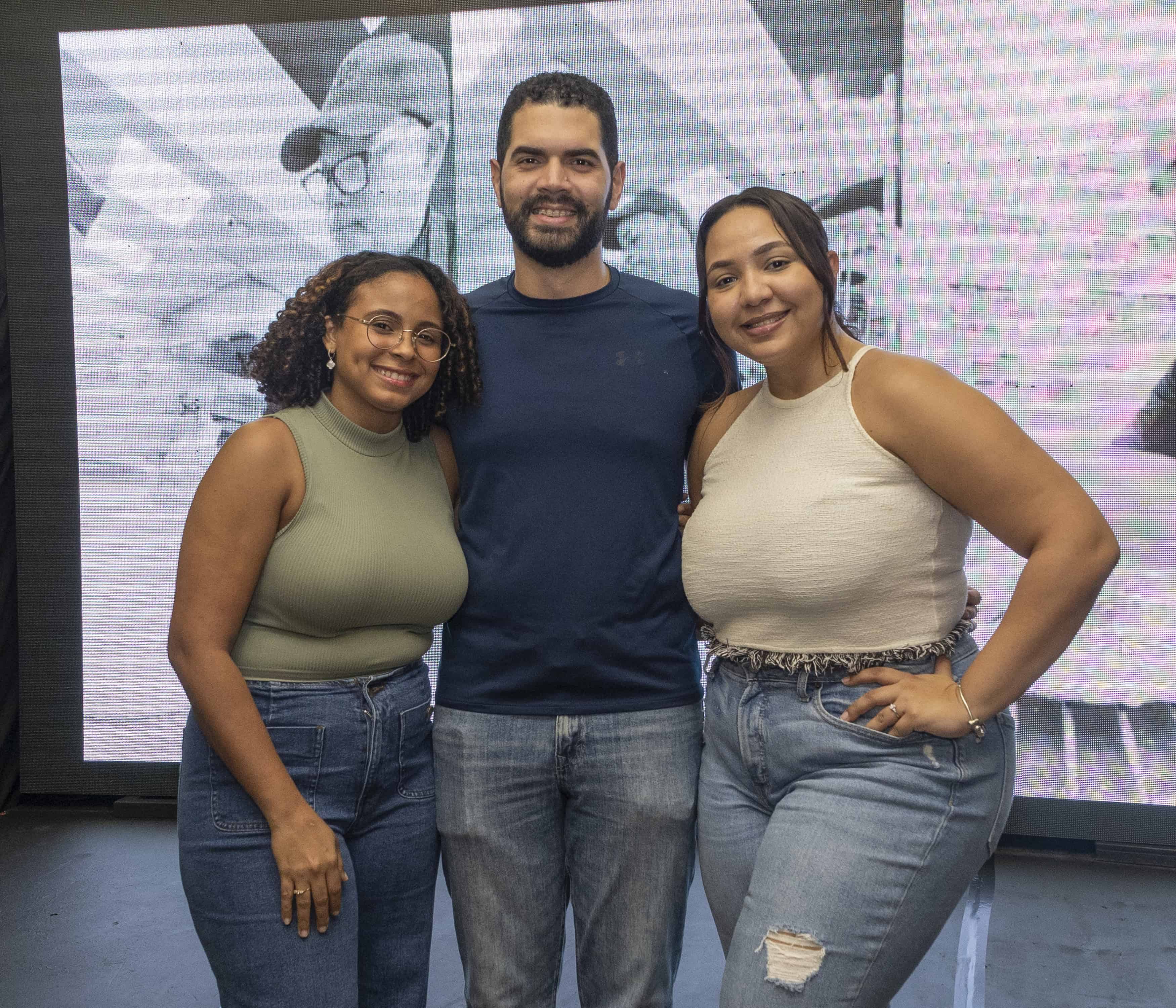 Natasha Frías, Héctor Delgado y Katherine Cruz.