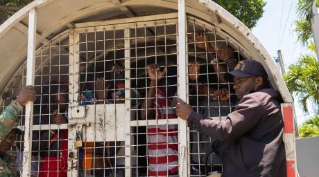 Haitianos intentaron ingresar a RD a trav&eacute;s de una alcantarilla que comunica con el r&iacute;o Masacre