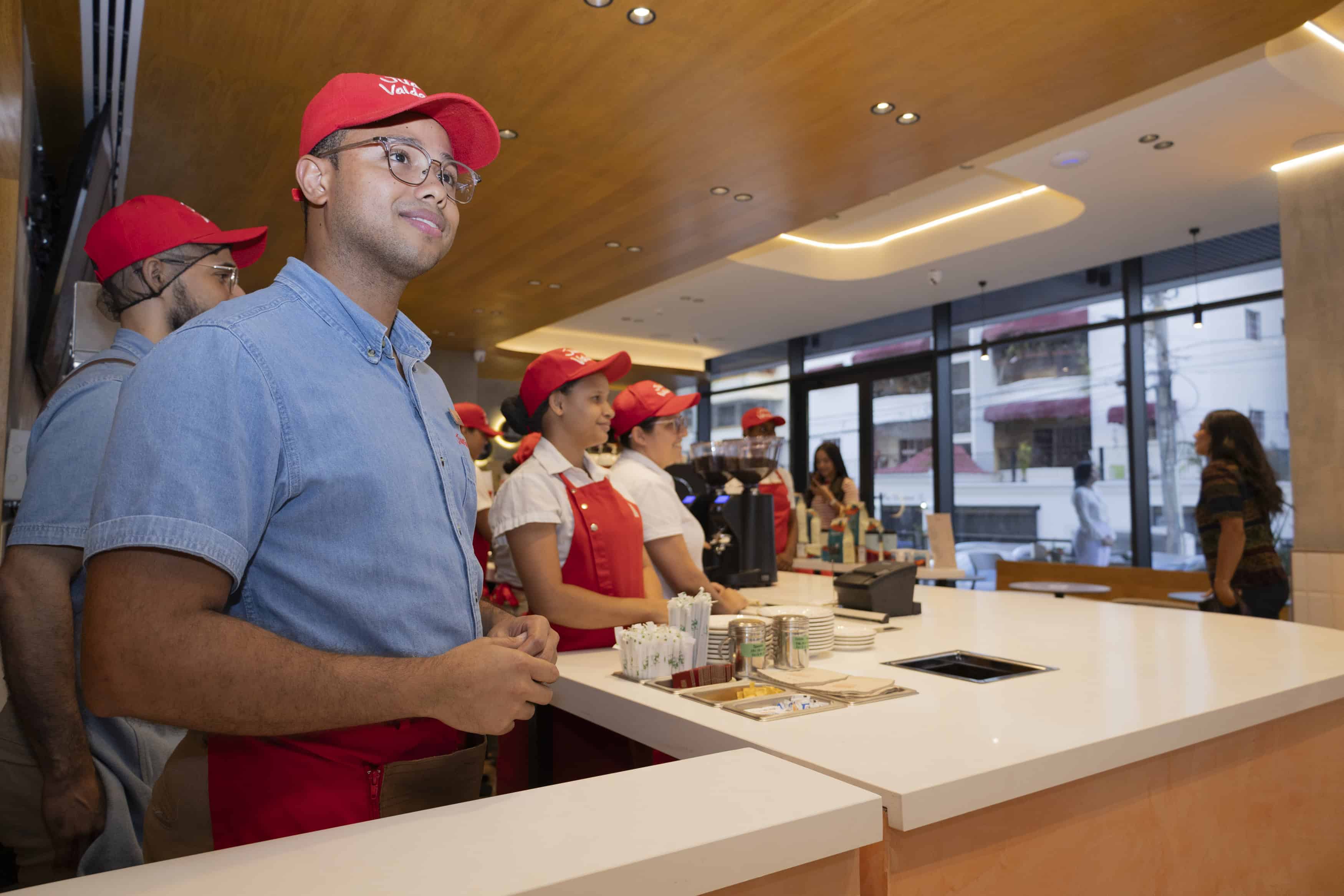 Juan Valdez anunció la apertura de su nueva sucursal en la Plaza Paseo Rovere, en Santo Domingo. 