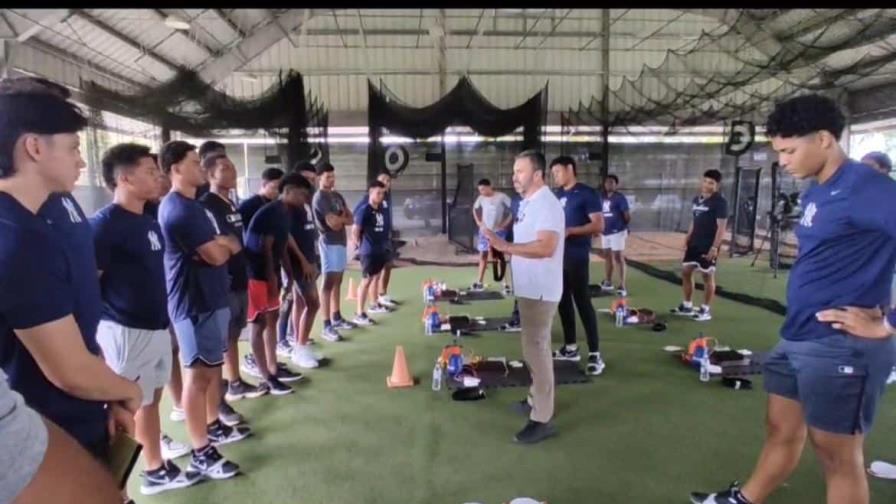 Academia de los Yanquis de Nueva York en el país imparte curso de primeros auxilios a prospectos Academia de los Yanquis de Nueva York en el país imparte curso de primeros auxilios a prospectos