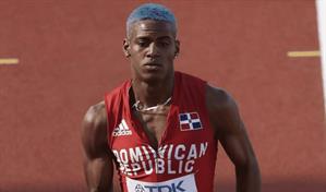 Alexander Ogando gana su carrera en los 200 metros y avanza a semifinales del Mundial de Atletismo