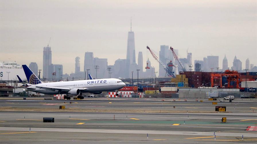 Dos aviones chocan en pista de Nueva York en medio de la escasez de controladores en EE. UU. Dos aviones chocan en pista de Nueva York en medio de la escasez de controladores en EE. UU.