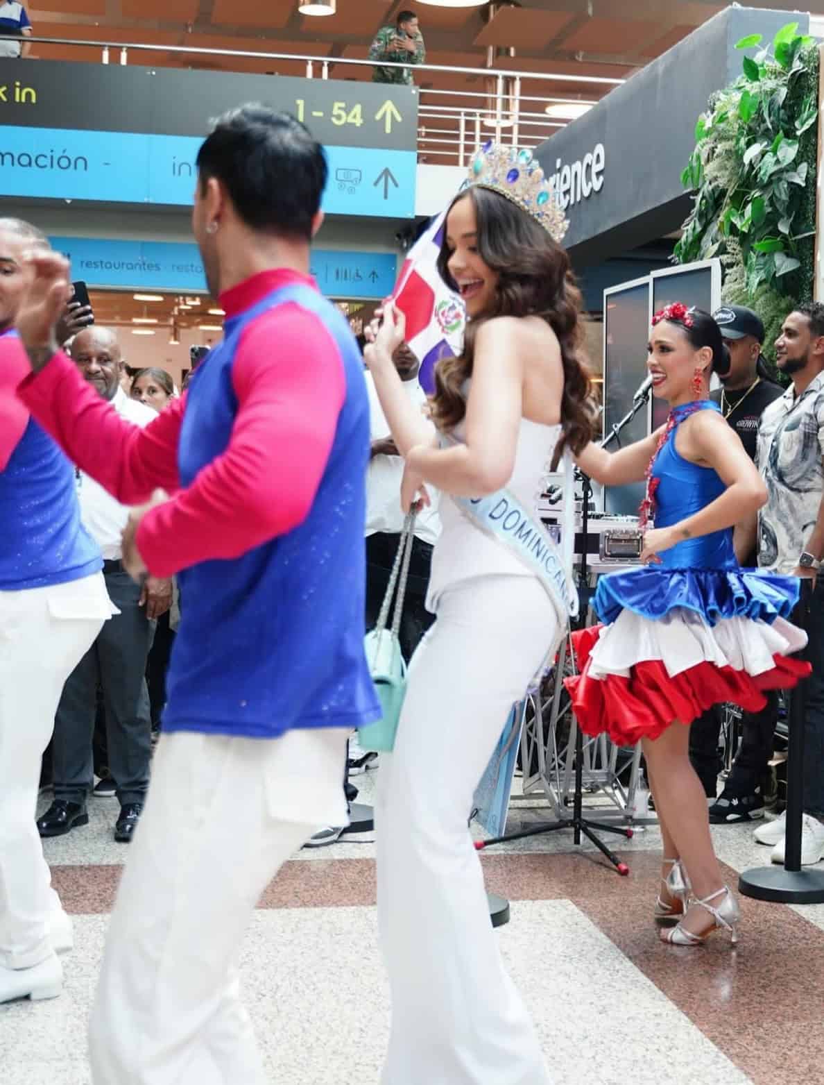 Delgado expresó que se sentía emocionada y lista para presentar a la República Dominicana en este certamen.