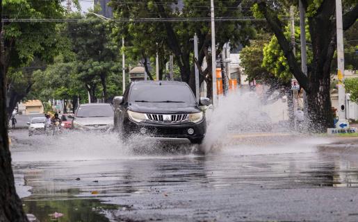 Se esperan aguaceros de moderados a fuertes a partir del mediodía; dos provincias más en alerta verde