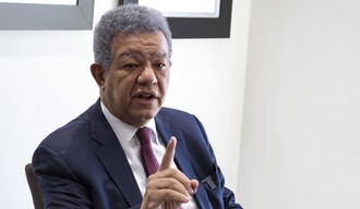 Leonel haciendo su diligencia