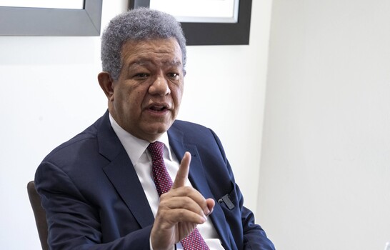 Leonel haciendo su diligencia