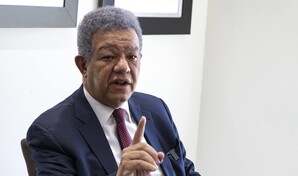 Leonel Fern&aacute;ndez rechaza plan de ajuste fiscal y advierte la poblaci&oacute;n no puede asumir m&aacute;s carga