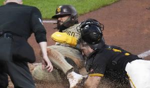 Tatis vuelve a la acción, anota la carrera del triunfo; Machado la saca y Padres ganan