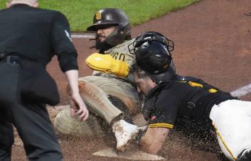 Tatis vuelve a la acción, anota la carrera del triunfo; Machado la saca y Padres ganan