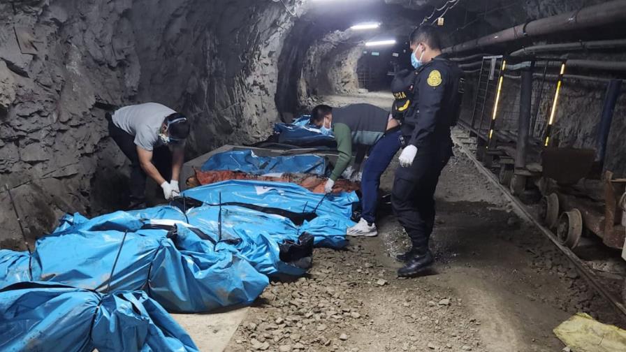 Encuentran muertos a los 13 trabajadores de mina de oro que estaban secuestrados en Perú Encuentran muertos a los 13 trabajadores de mina de oro que estaban secuestrados en Perú