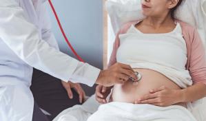 España bate récord de alumbramientos de madres mayores de 50 años