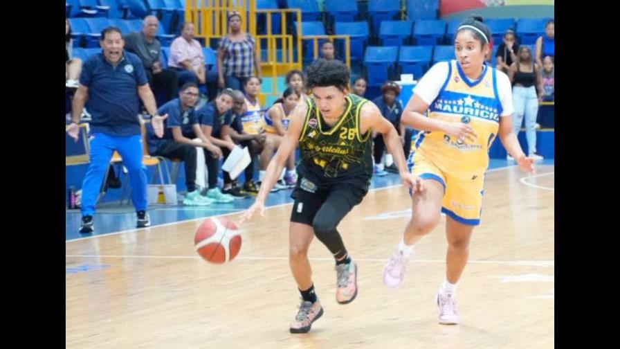 San Carlos supera al Mauricio Báez en inicio de la serie final torneo superior femenino del DN San Carlos supera al Mauricio Báez en inicio de la serie final torneo superior femenino del DN