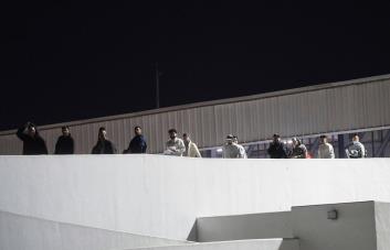 El Gobierno de Trump anuncia incentivo de 1,000 dólares para los migrantes que se autodeporten