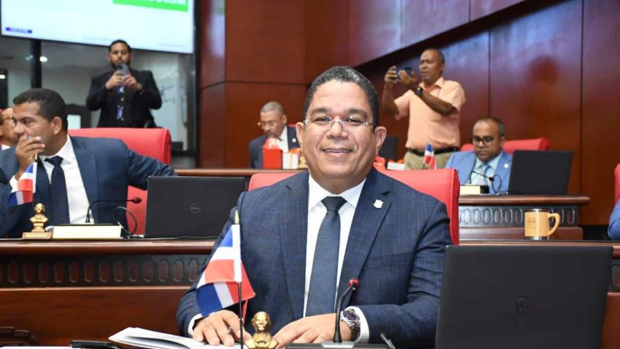 El senador de Barahona pide solución para que las ARS cubran los medicamentos de alto costo El senador de Barahona pide solución para que las ARS cubran los medicamentos de alto costo