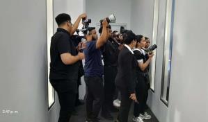 Seguridad obstaculiza trabajo a periodistas en actividad de Leonel en el Congreso de Derecho