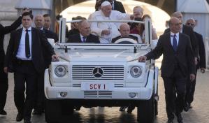 El papa Francisco donó papamóvil para usarlo como unidad médico para niños en Gaza