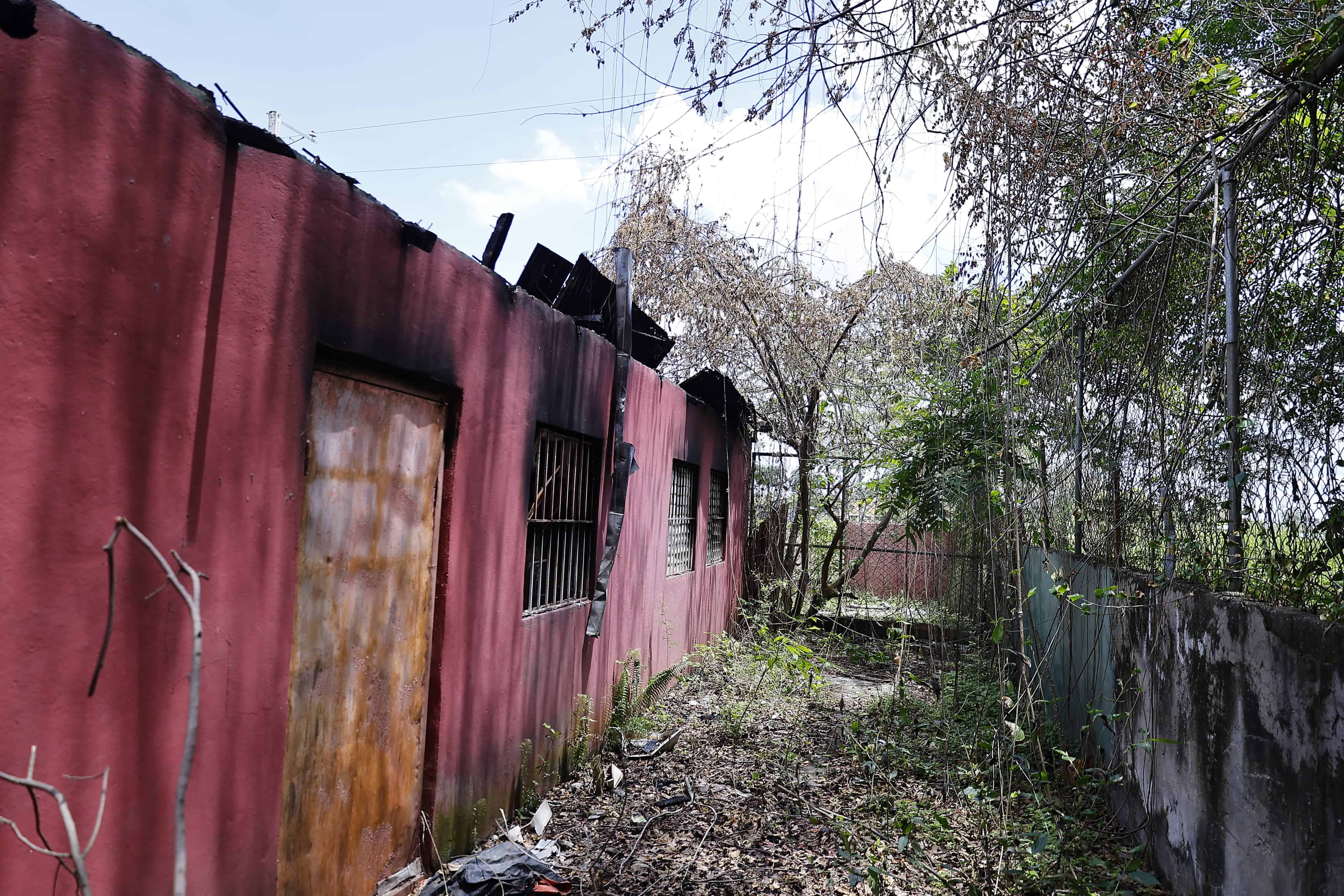 La casa tenía puertas en sus cuatro lados, pero la mayoría estaba condenada.