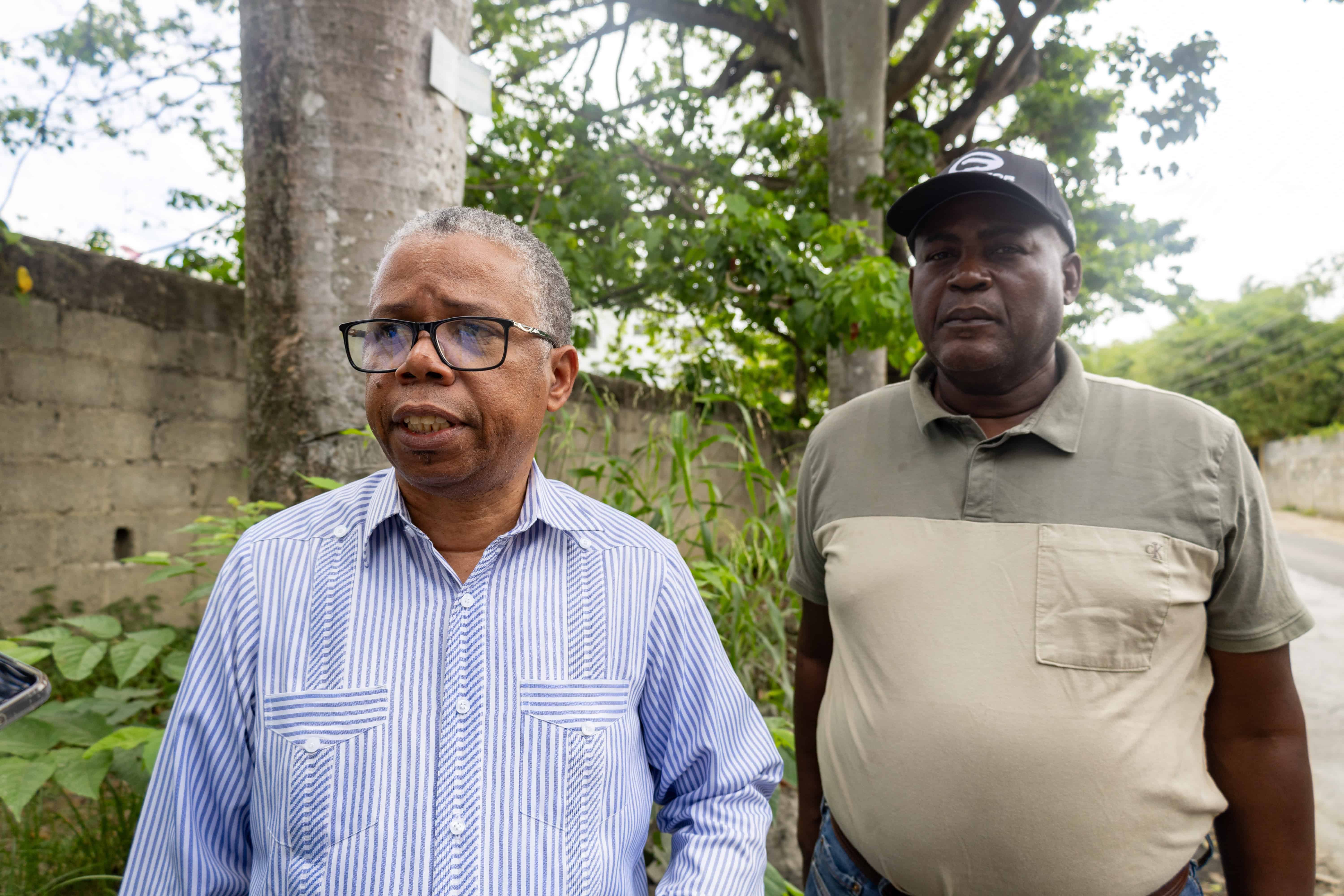 Carlos Rosario y Flabio Corderos, directivos de la junta de vecinos LP 9.