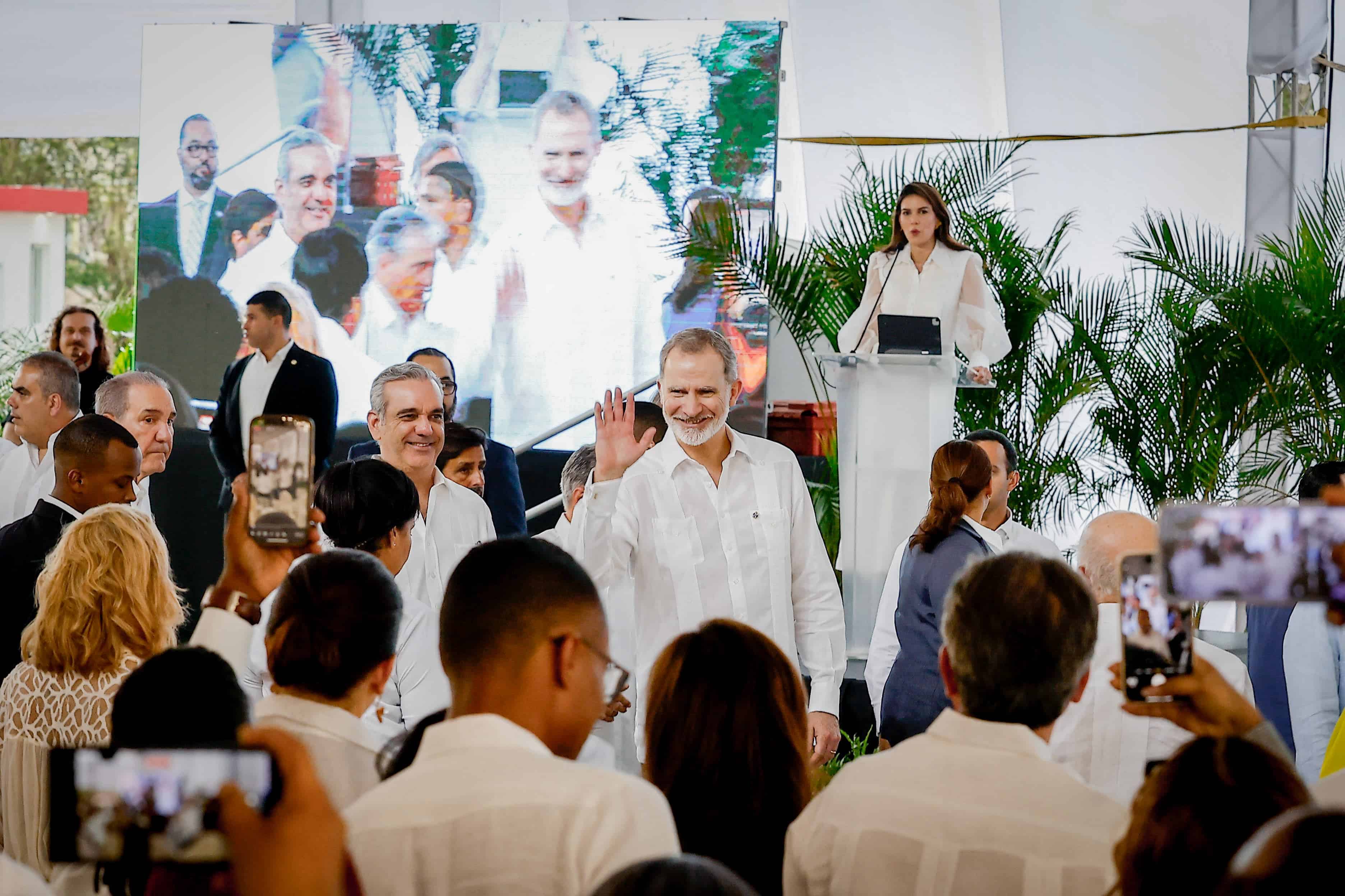 El presidente Luis Abinader y el rey Felipe VI de España durante la inauguración de la Universidad de La Romana. 
