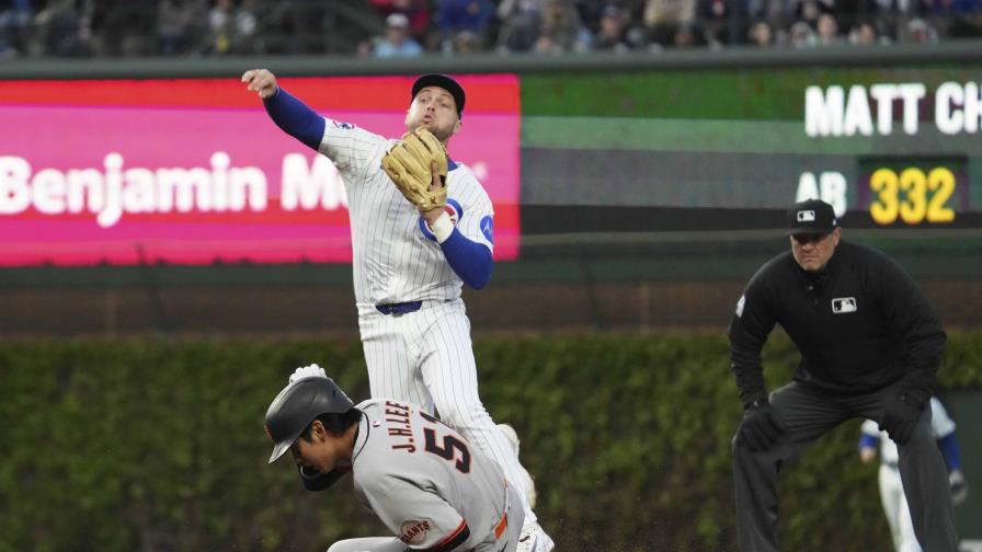 Adames cometió dos errores costosos para los Gigantes en Chicago Adames cometió dos errores costosos para los Gigantes en Chicago
