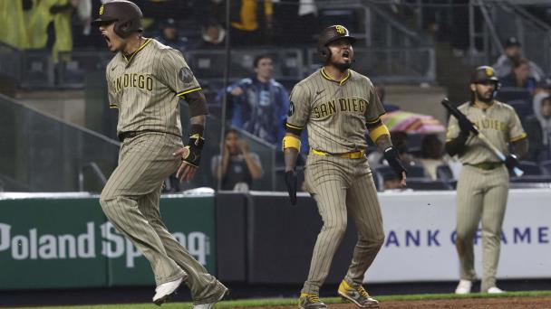 Manny Machado comanda a remontada de los Padres a los Yankees