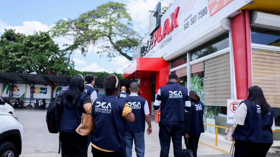 Aduanas continúa con las fiscalizaciones a comercios chinos Aduanas continúa con las fiscalizaciones a comercios chinos