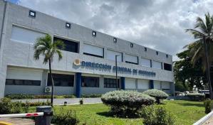 Migración anuncia que sancionará negocios que empleen extranjeros indocumentados