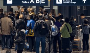 Jueza de EE. UU. bloquea intento de Trump de quitar estatus legal y permisos de trabajo a haitianos