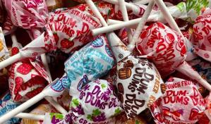 Un niño de 8 años de EE. UU. gasta 4,000 dólares en un pedido de 70,000 paletas en Amazon