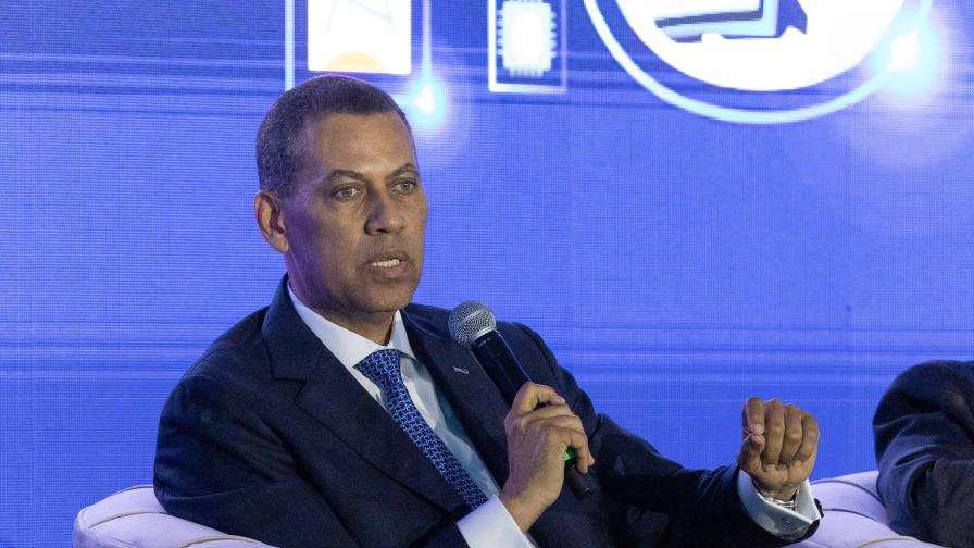 Los impuestos y la conectividad, entre los principales retos de las telecomunicaciones en RD Los impuestos y la conectividad, entre los principales retos de las telecomunicaciones en RD