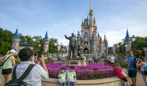 Disney gana US$5,829 millones en su primer semestre fiscal, un aumento del 220 % interanual