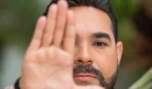 El Chaval de la Bachata estrenará videoclip de “Se te hizo tarde” en medio de gira internacional