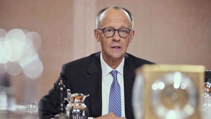 Merz destaca la unidad europea y la defensa en su primer viaje como canciller alemán a París Merz destaca la unidad europea y la defensa en su primer viaje como canciller alemán a París