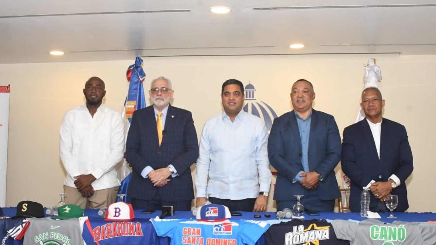 Fedom reconoce a Vitelio Mejía con la dedicatoria del torneo nacional de béisbol sub-12 Fedom reconoce a Vitelio Mejía con la dedicatoria del torneo nacional de béisbol sub-12