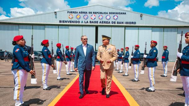 Abinader parte rumbo a Washington para encuentro con Marco Rubio