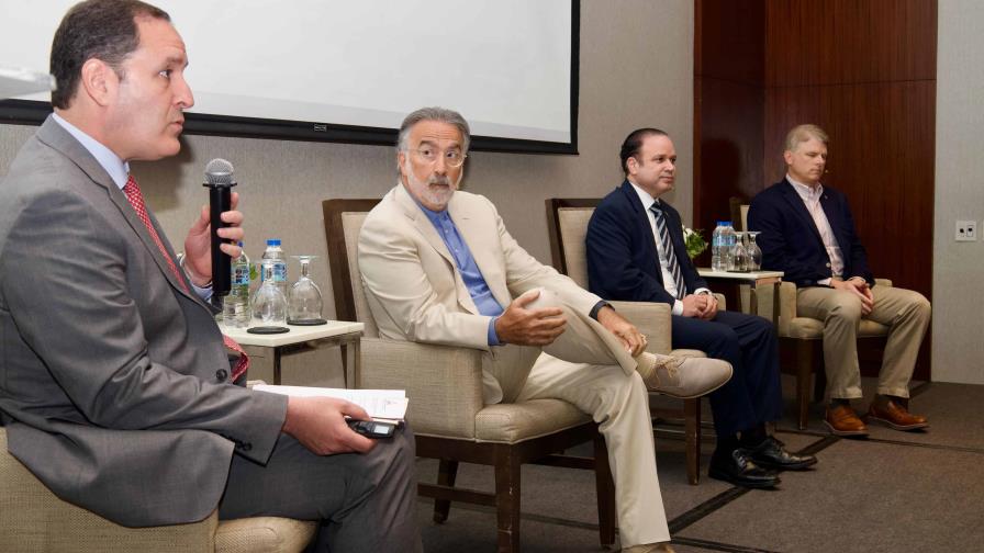 La informalidad no cede y complica la competencia formal en República Dominicana La informalidad no cede y complica la competencia formal en República Dominicana