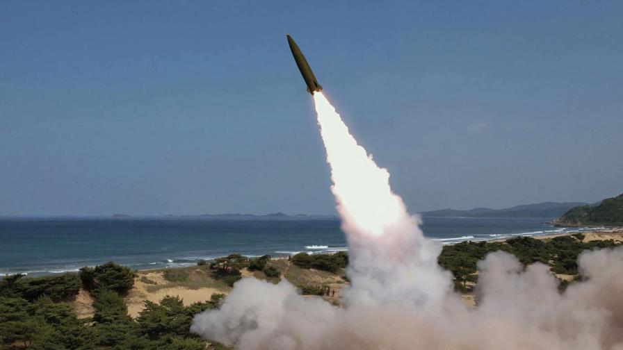 Corea del Norte lanza varios misiles de corto alcance hacia el mar de Japón Corea del Norte lanza varios misiles de corto alcance hacia el mar de Japón