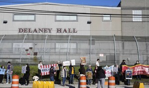 Denuncian tercera muerte de inmigrante detenido en centro de ICE en Nueva Jersey
